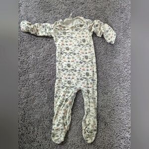 Kate Quinn Litho Bee Onsie